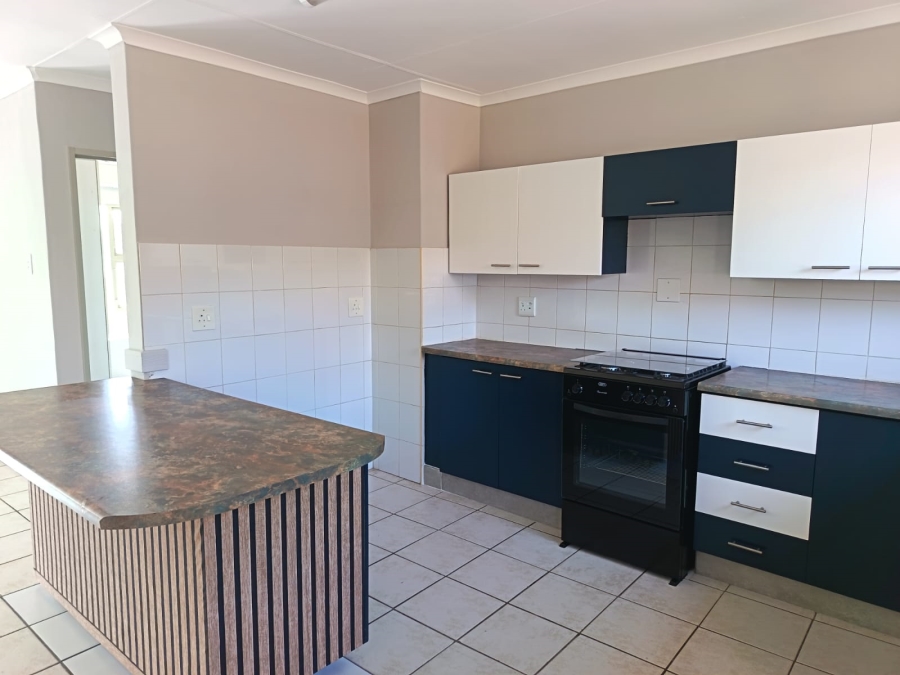 To Let 3 Bedroom Property for Rent in Jeffreys Bay Central Eastern Cape
